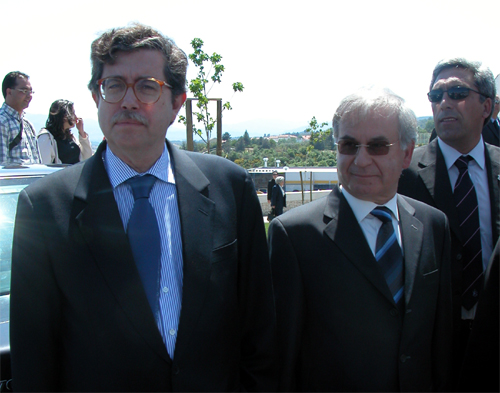 Mariano Gago (à esquerda), com Manuel Santos Silva, durante as comemorações do aniversário da UBI, em 2006