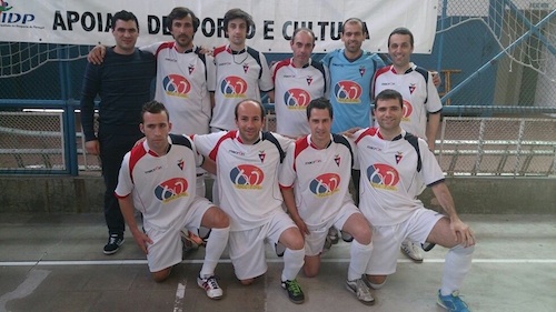 Equipa do Oriental de São Francisco, vencedora da prova