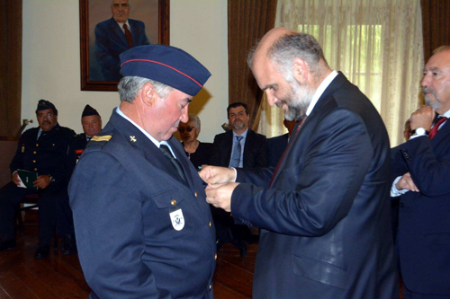 Três bombeiros foram homenageados na cerimónia de terça-feira, dia 9 (Foto: Município do Fundão)