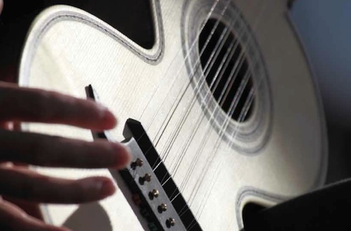 A Viola Beiroa é um instrumento tradicional do distrito de Castelo Branco