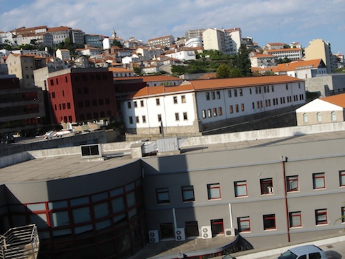 A UBI acolhe nesta altura seis alunos sírios, mas o contingente de estudantes do norte de África poderá aumentar