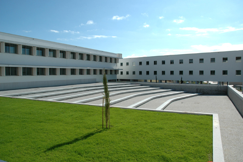 O Centro integra a Faculdade de Ciências da Saúde