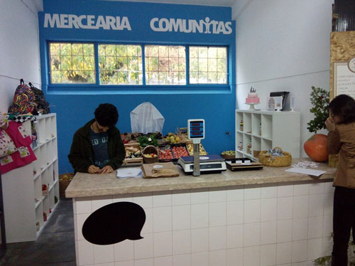 Mercearia Comunitas na Antiga Praça Municipal do Fundão