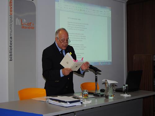Francisco Queiroz proclama um dos poemas de Fernando Pessoa