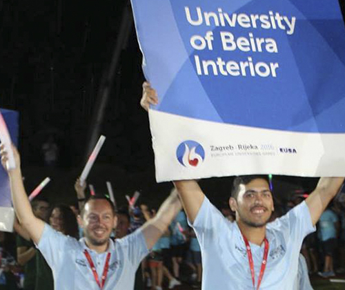 Vasco Agostinho no desfile de abertura dos 'European Universities Games 2016', com o seu treinador, Miguel Geraldes