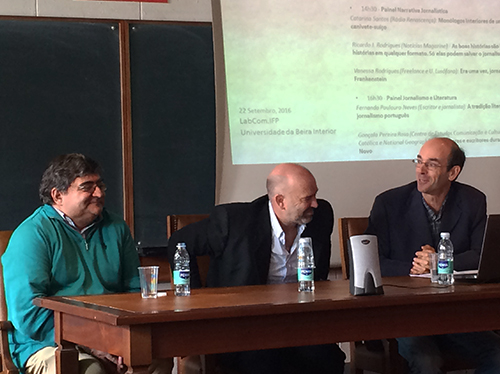 As jornadas foram abertas pelo presidente da Faculdade de Artes e Letras, Joaquim Paulo Serra (ao centro), pelo coordenador científico do LabCom.IFP, João Carlos Correia (à esquerda) e pelo docente responsável pela organização do evento, José Ricardo Carvalheiro (à direita)