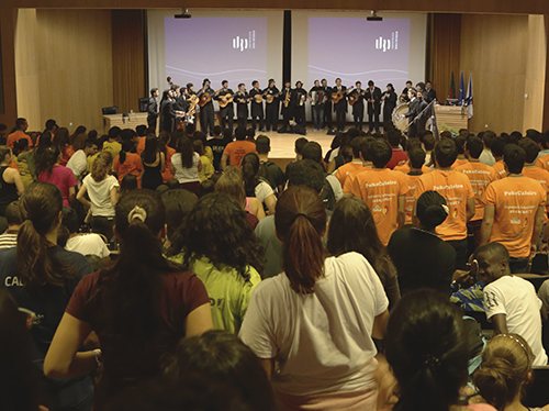 O Grande Auditório da Faculdade de Ciências da Saúde foi pequeno para acolher todos os novos estudantes da UBI que quiseram participar na cerimónia