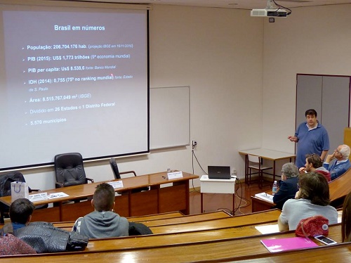 Luís Cláudio Krajevski foi o orador principal da conferência (Fonte: https://www.facebook.com/FCSH.UBI)