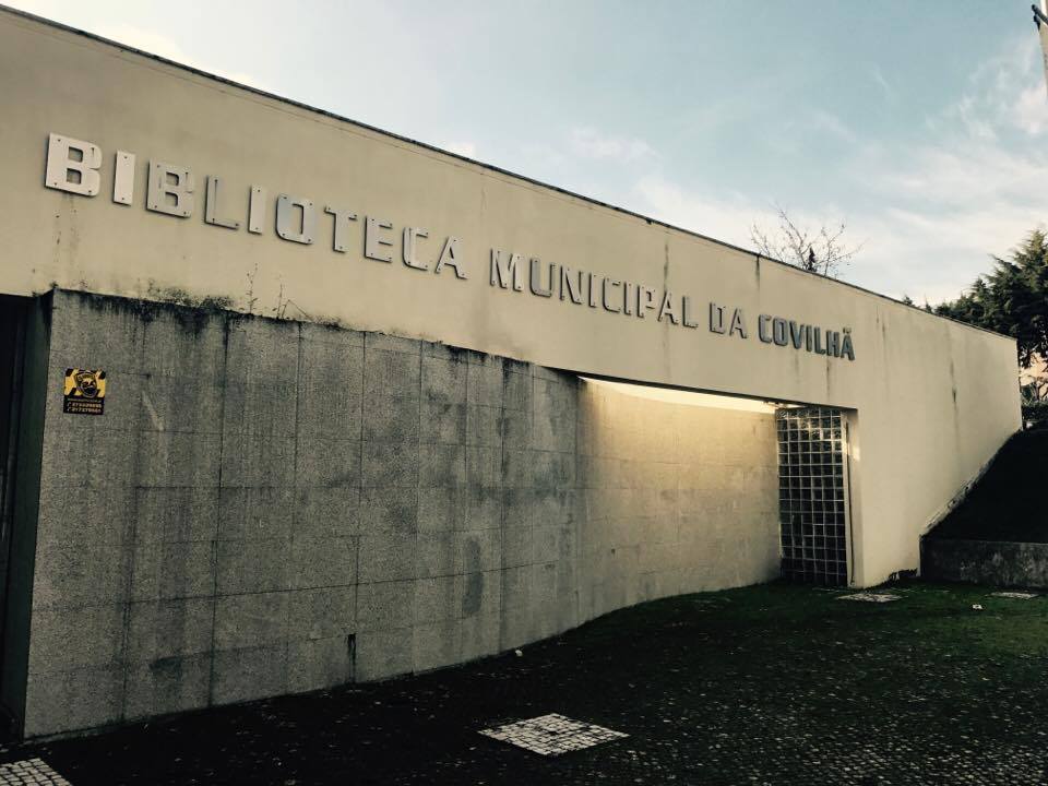 Biblioteca Municipal da Covilhã, local onde a Carrinha da Cidadania parou.