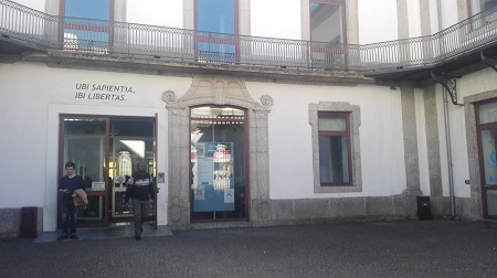 Entrada da Biblioteca principal da Universidade da Beira Interior.