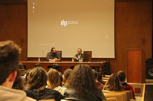 O cenário da masterclass de Alan Poul.