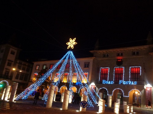 Até 07 de janeiro, a Praça do Município vai ser palco de várias atividades natalícias.