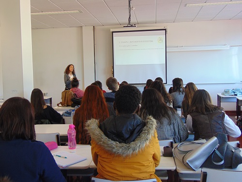 Alunos do mestrado em Psicologia Clínica e da Saúde na aula aberta