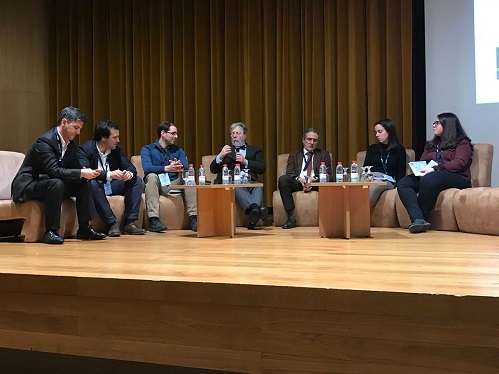 Francisco George, ao centro, durante o simpósio na FCS.  