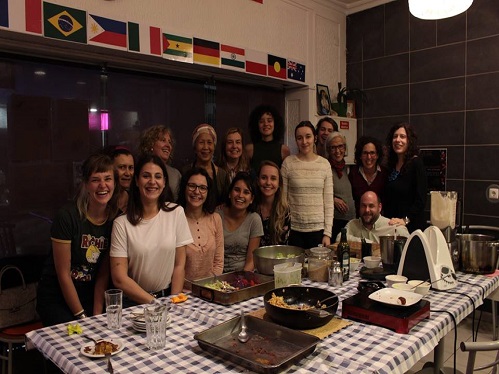 Participantes no workshop de alimentação vegana. ( foto de Karen Kletemberg, organizadora)