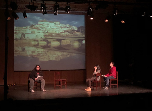 Apresentação da peça Um Nome Provisório 
Foto: Débora Lira