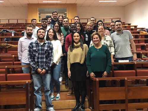 Professora Maria José Madeira e alunos do 3º ano da Licenciatura em Gestão