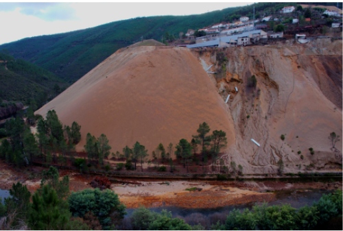 As Minas da Panasqueira empregam atualmente cerca de 250 trabalhadores.
(fonte: whotrips.com)