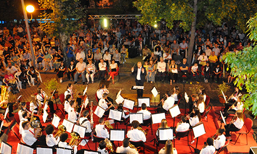 Publico compareceu em massa ao concerto