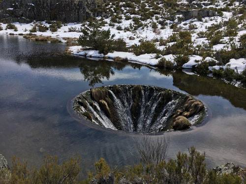 Funil do Covão dos Conchos, na Serra da Estrela. Créditos: Catarina Lucas