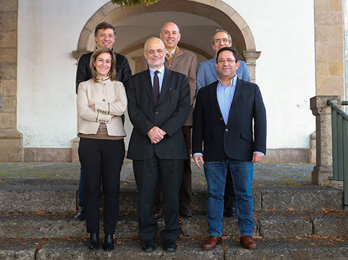 O Reitor da UBI, António Fidalgo, deu posse aos cinco presidentes de faculdade. Fonte: GRP