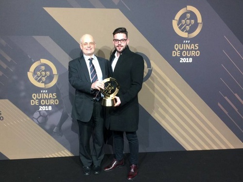 António Fidalgo, reitor da UBI, e Afonso Gomes, presidente da AAUBI, com o troféu