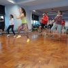 Participantes na aula de zumba