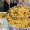 Arroz à valenciana, no Pelourinho, em frente à câmara municipal da Covilhã